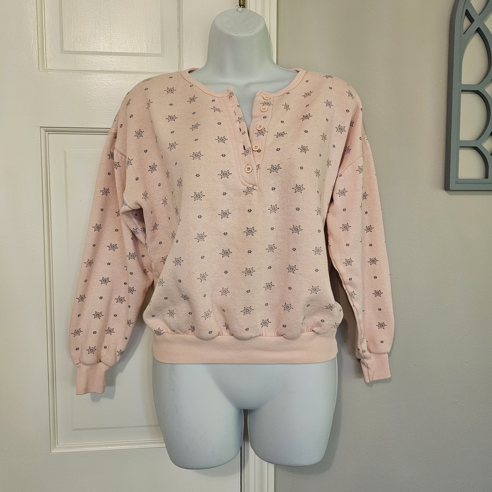 Vintage Pink Button-Up Sweatshirt with Star Pattern